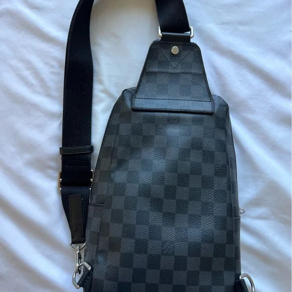 LOUIS VUITTON SLINGER MONOGRAM